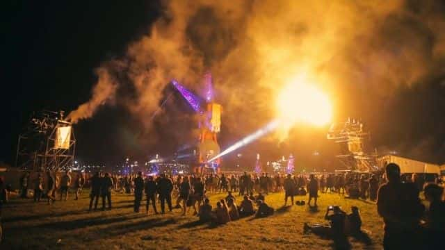 ¼Ƭ˹ٲֽڣ50 ڼ Glastonbury: 50 Years and Counting1080Pȫ1-Ļ/Ļ