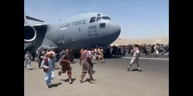 纪录片《逃离喀布尔机场 Escape from Kabul Airport》[无字][BT][1080P]资源下载