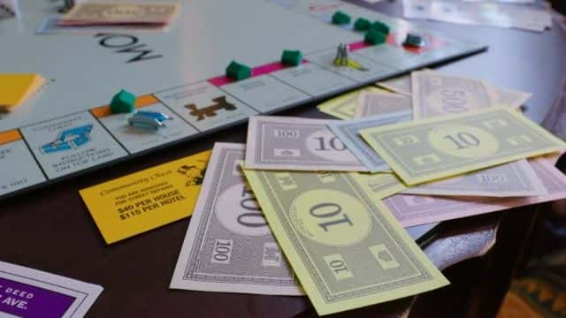 ¼Ƭ飺¢ϵʷ Ruthless: Monopoly's Secret History1080Pȫ1-Ļ/Ļ