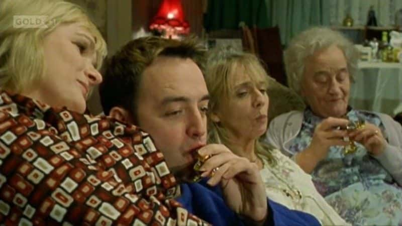 纪录片《罗伊尔家族：沙发后面 Royle Family: Behind the Sofa》[无字] [BT][DVD画质]资源下载