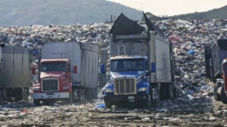 纪录片《大型垃圾填埋场的秘密 Secrets of the Mega Landfill》[无字][BT][720P]资源下载