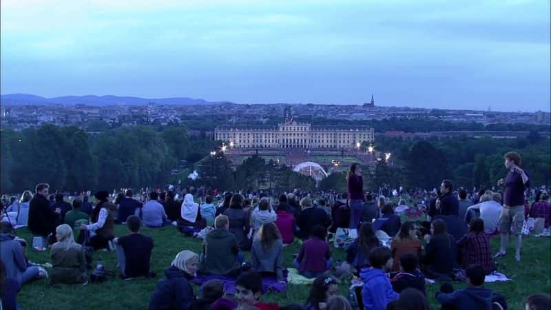 ¼ƬȪҹֻᣨBBC 2015 Schonbrunn Summer Night Concert (BBC 2015)ȫ1-Ļ/Ļ