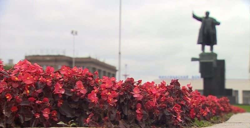 ¼ƬںɫʮµӰ In the Shadow of Red OctoberĻ/Ļ