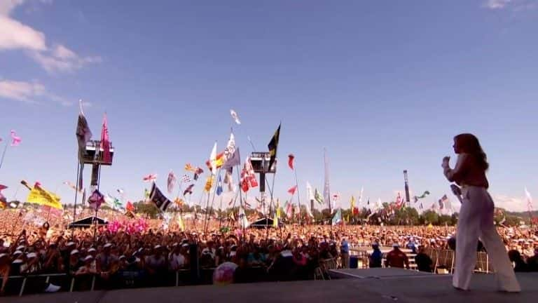 ¼Ƭ (Kylie) ϯ 2019 ˹ٲֽ Kylie at Glastonbury 2019ȫ1-Ļ/Ļ