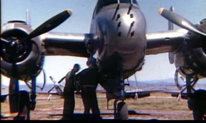 ¼ƬB-25 ըڲ Inside The B-25 BomberĻ/Ļ