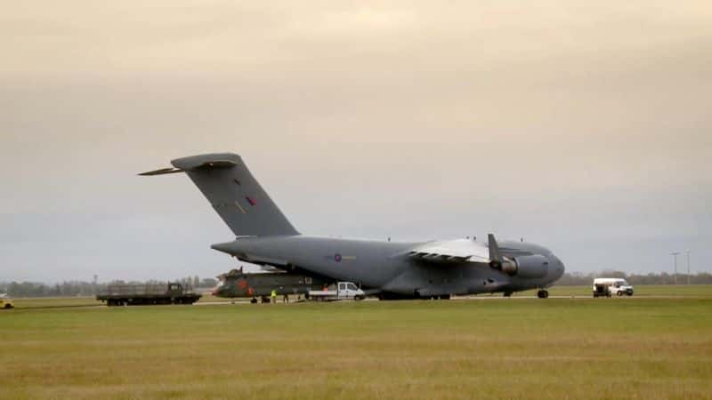 ¼ƬӢʼҿվȡŵڲ Inside RAF Brize NortonĻ/Ļ