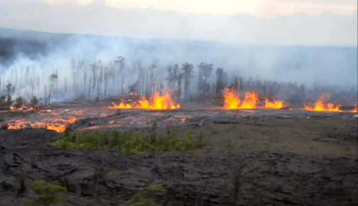 ¼Ƭ緢ɽֳرĿ Iceland Erupts: A Volcano Live Specialȫ1-Ļ/Ļ