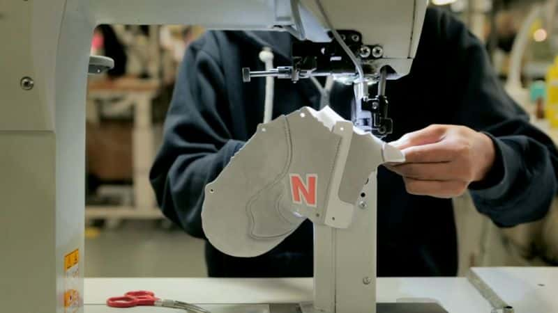 ¼ƬڲЬ Inside the Factory: Shoes1080P-Ļ/Ļ