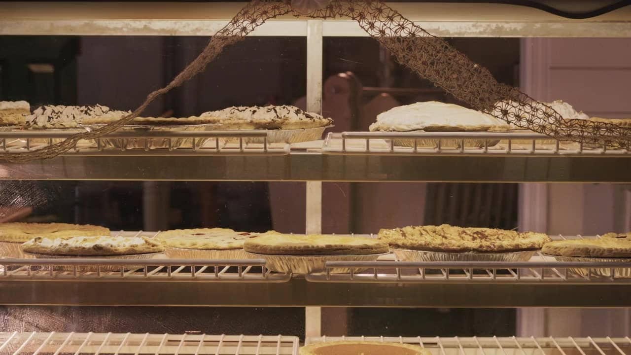 《阿米什面包店的圣诞节/Christmas at the Amish Bakery》（2023） - 4K/1080P/720高清蓝光下载