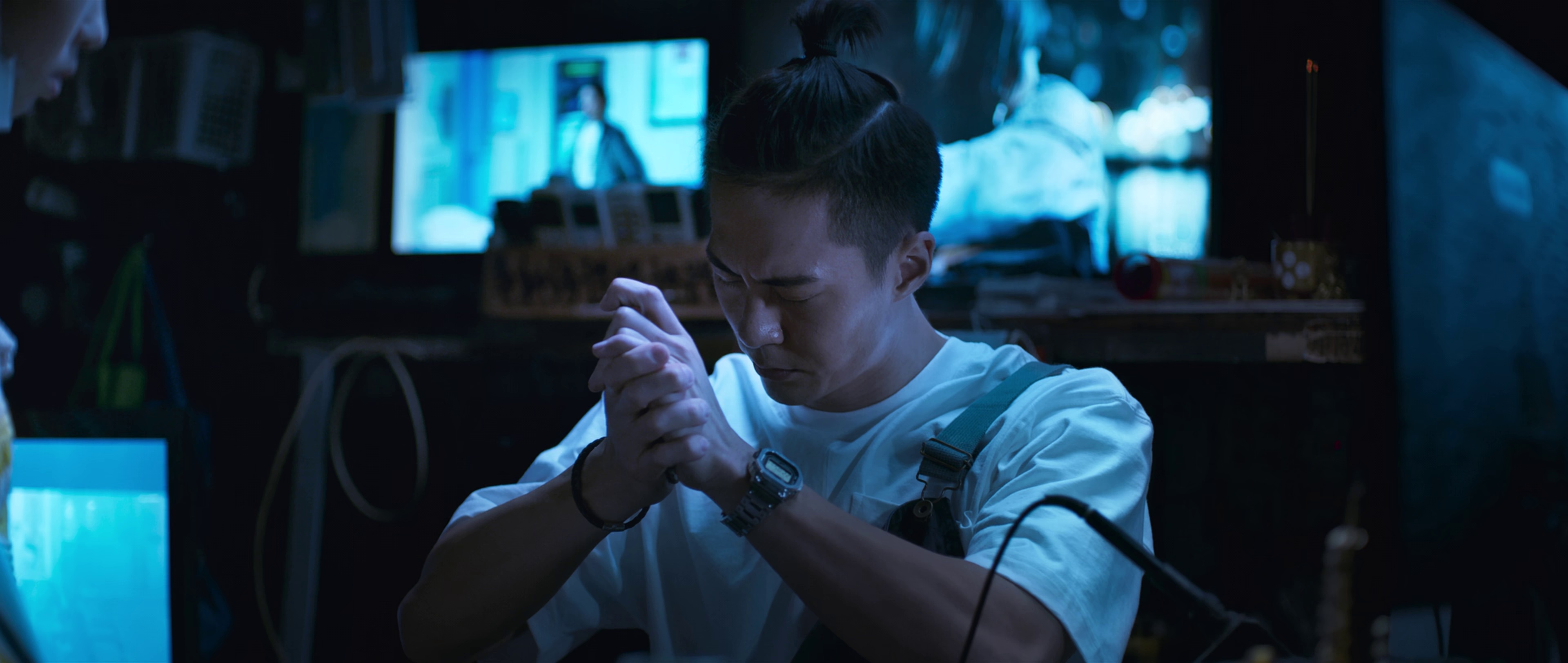 [2022][香港][惊悚][WEB-4K]夺命直播[国语配音/中文字幕].Social.Distancing.2022.2160p.WEB-DL.H265.DDP2.0- 3.00GB
