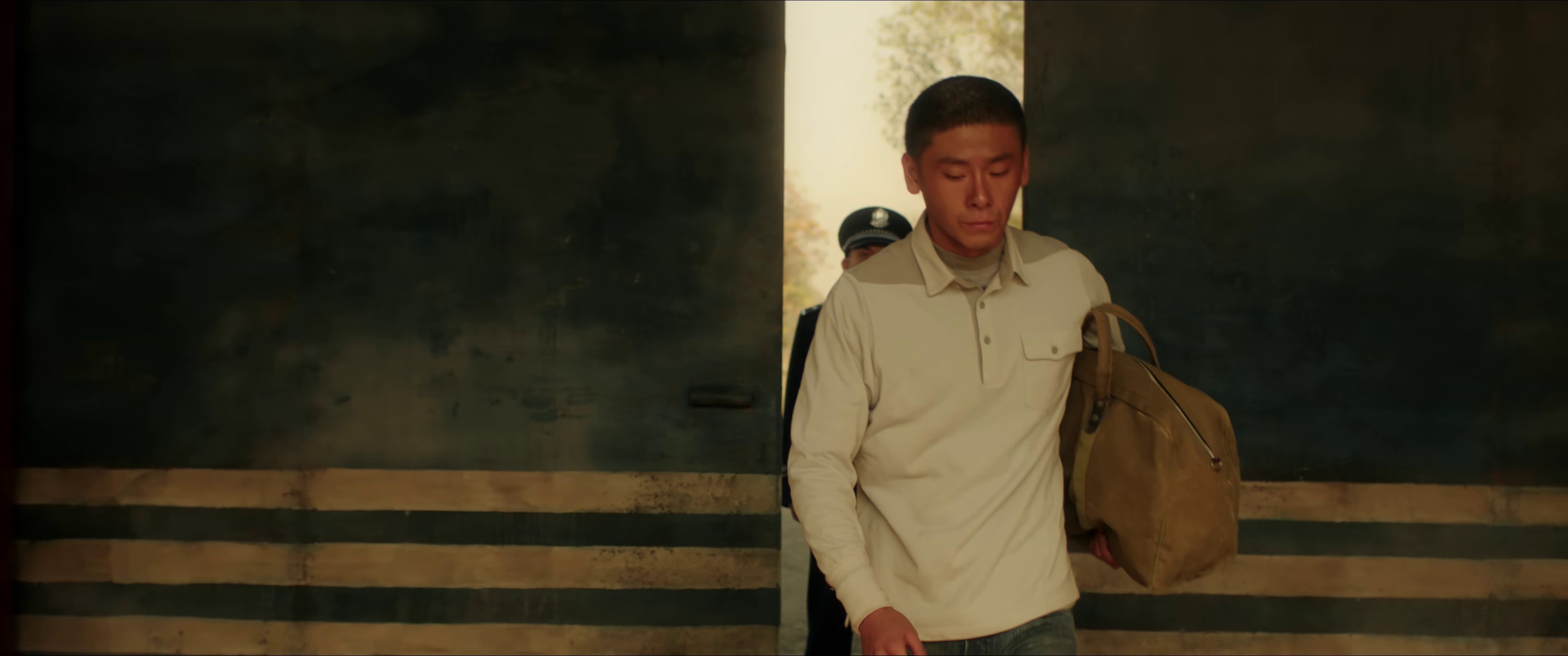[2024][大陆][剧情][WEB-4K]风中的火焰[60帧率版本][第01-04集][国语配音/中文字幕].2024.2160p.WEB-DL.DDP5.1.H265.60fps-ZeroTV 6.32