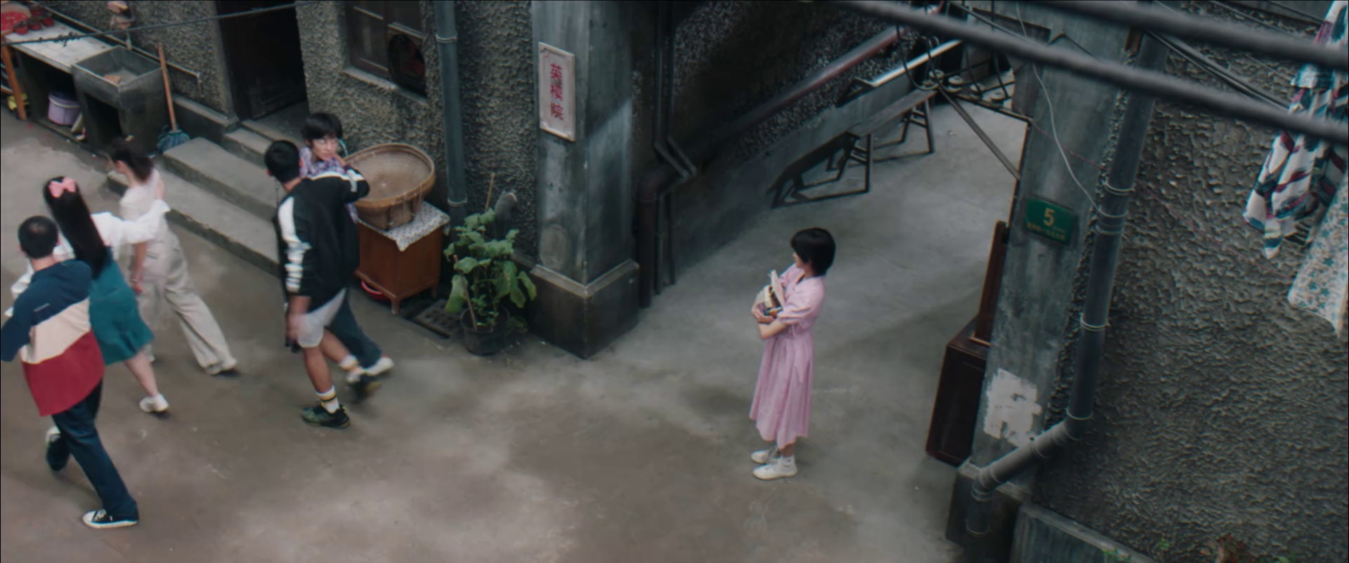 [2025][大陆][剧情][连载][BT下载][致1999年的自己][第28集][WEB-MKV/0.36G][简繁英字幕][1080P][流媒体][MiniTV]