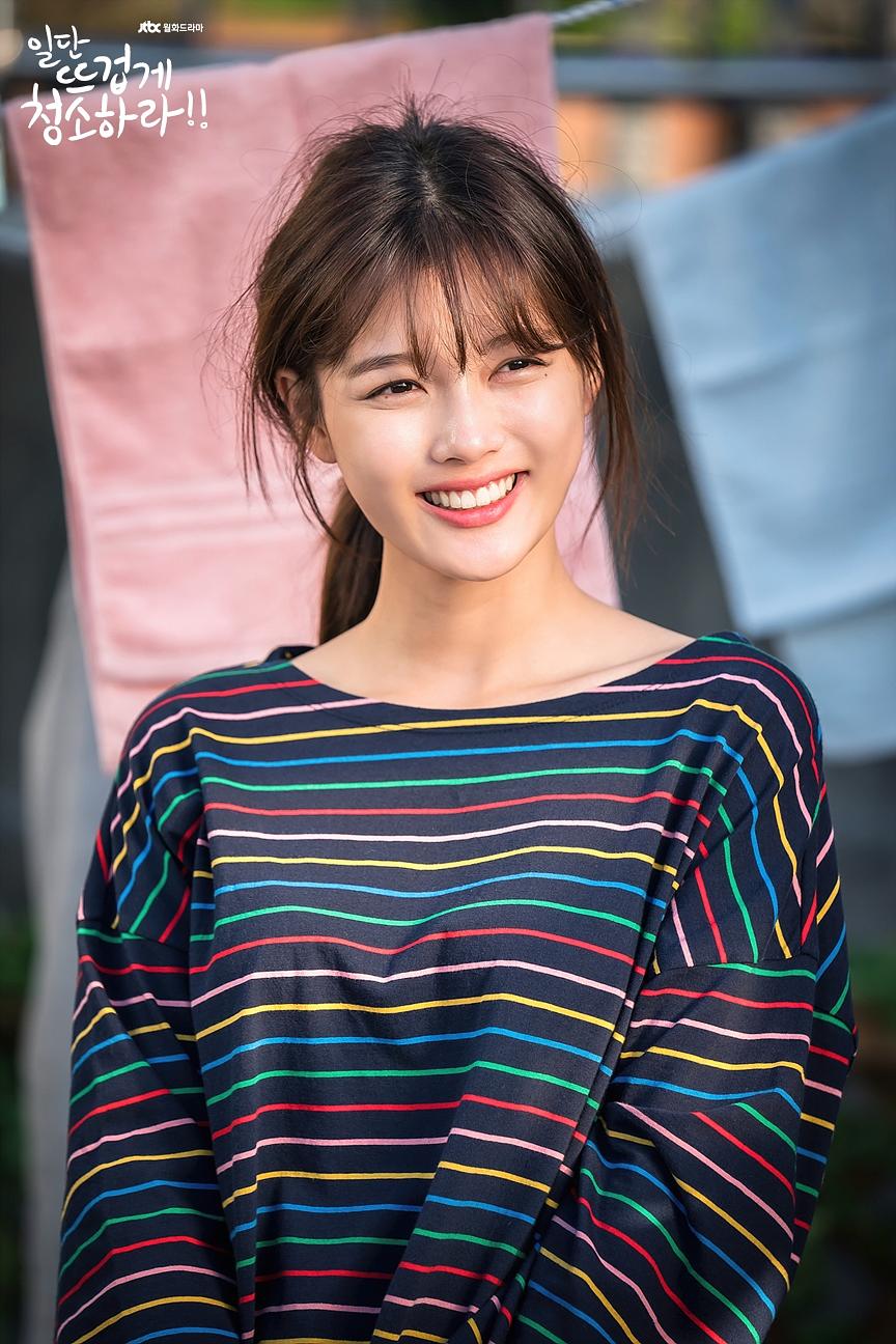电视剧《先热情地清扫吧！！  일단 뜨겁게 청소하라！！》（2018韩国）--高清BT迅雷资源下载