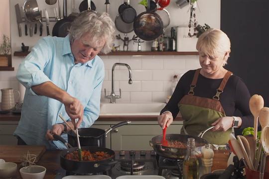 电视综艺《詹姆斯·梅：哎哟，我炒！ 第一季  James May: Oh Cook!》（2020英国）--高清4K/1080P迅雷BT资源下载