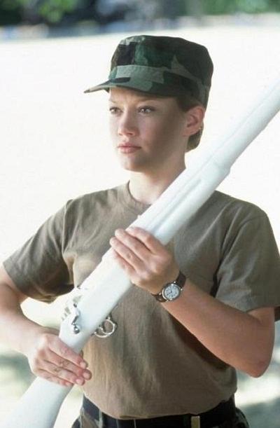 电影《女兵报到  Cadet Kelly》（2002加拿大 / 美国）--高清4K/1080P迅雷BT资源下载