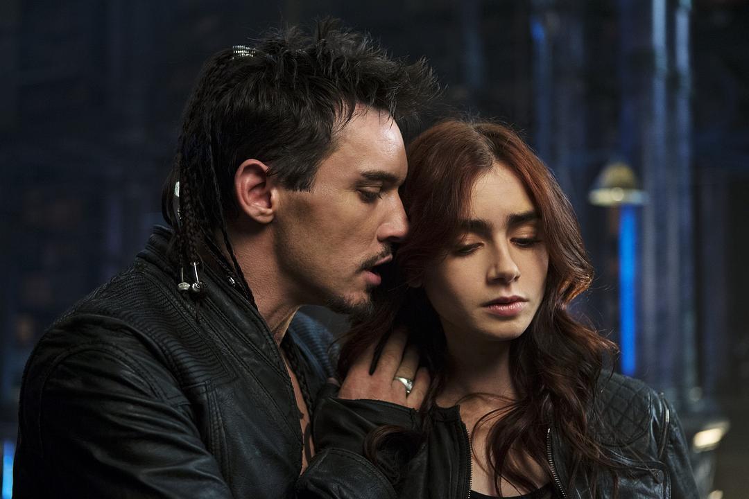 电影《圣杯神器：骸骨之城  The Mortal Instruments: City of Bones》（2013美国 / 德国 / 加拿大）--高清4K/1080P迅雷BT资源下载