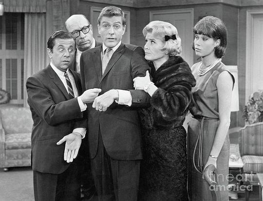 电视剧《迪克·范·戴克秀 第一季  The Dick Van Dyke Show》（1961美国）--高清4K/1080P迅雷BT资源下载