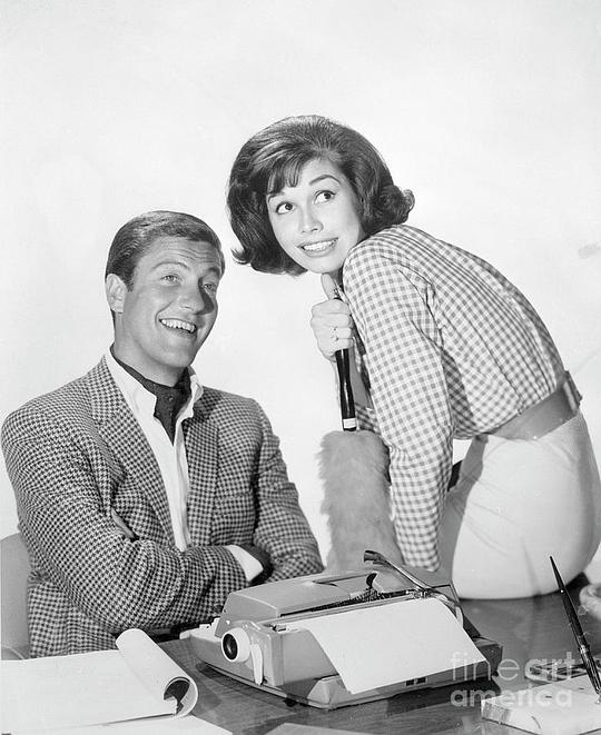 电视剧《迪克·范·戴克秀 第一季  The Dick Van Dyke Show》（1961美国）--高清4K/1080P迅雷BT资源下载