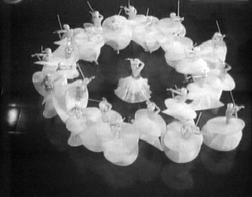 电影短片《1933年淘金女郎 Gold Diggers of 1933》(1933美国)--高清4K/1080P迅雷BT资源下载 电影短片《1933年淘金女郎 Gold Diggers of 1933》(1933美国)--高清4K/1080P迅雷BT资源下载