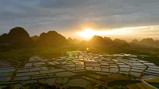 电视剧《圈粉食刻》（2022中国大陆）--高清4K/1080P迅雷BT资源下载