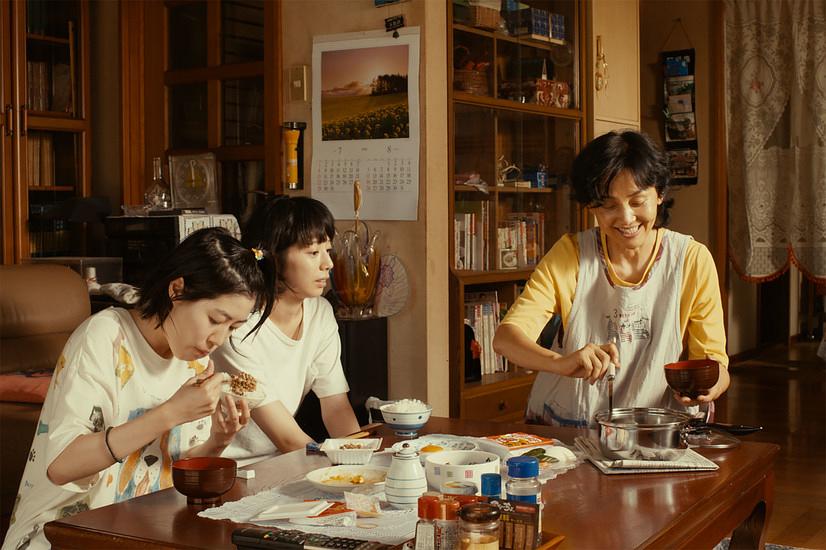 电影《在蓝色时分飞翔  ブルーアワーにぶっ飛ばす》（2019日本）--高清4K/1080P迅雷BT资源下载