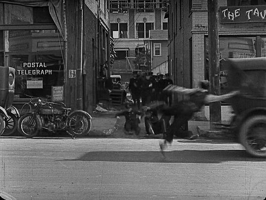 电影短片《警察  Cops》（1922美国）--高清4K/1080P迅雷BT资源下载